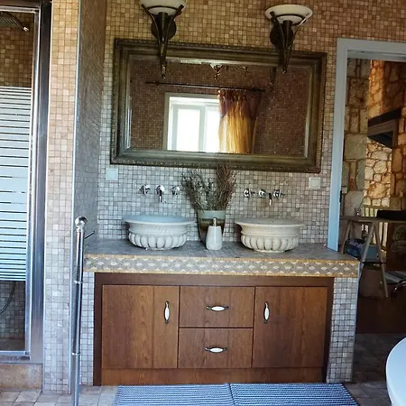 Des Hiboux A Egee Villa *